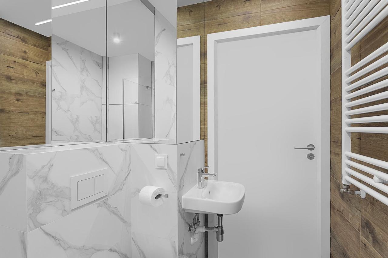 Enes Apartments Legnicka Street A Вроцлав Екстериор снимка