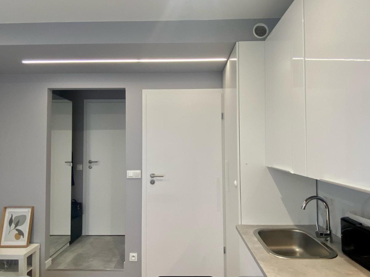 Enes Apartments Legnicka Street A Вроцлав Екстериор снимка